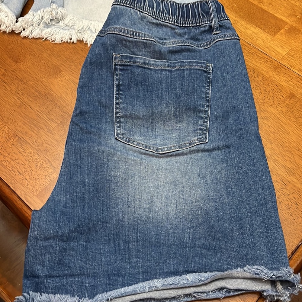 Lot of Women’s Shorts - Picture 6 of 10